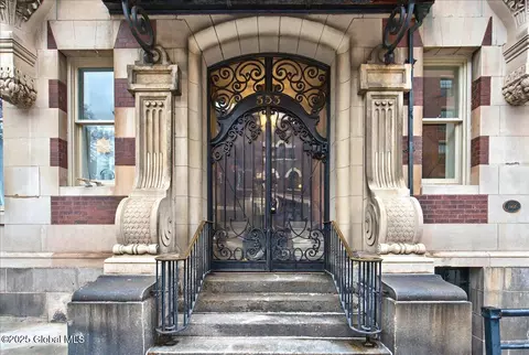 355 State St #2ER, Albany, NY 12210
