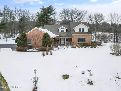 620 Reutter Dr, Duanesburg, NY 12056