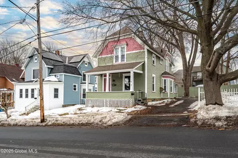 3 W Madison Ave, Johnstown, NY 12095