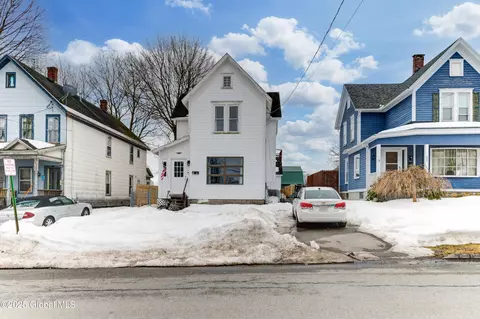 204 Burton St, Johnstown, NY 12095