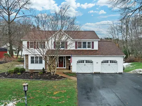 23 Dorsman Dr, Clifton Park, NY 12065