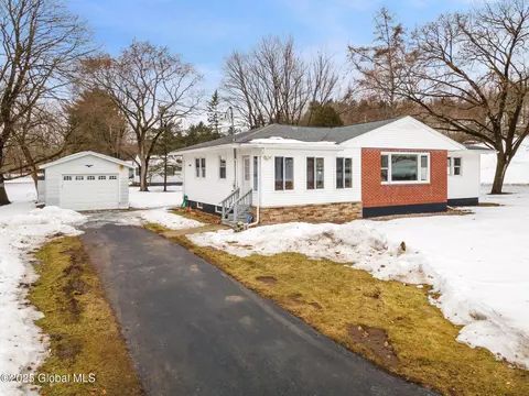 23 Failing Ave, Saint Johnsville, NY 13452