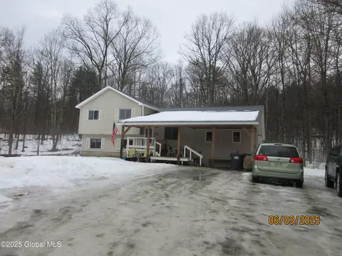 126 Honey Hill Ln, Granville, NY 12832