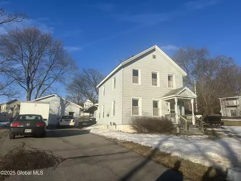 22 Ball St, Hoosick Falls, NY 12090