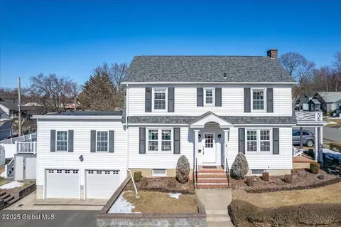 889 7th Ave, Troy, NY 12182