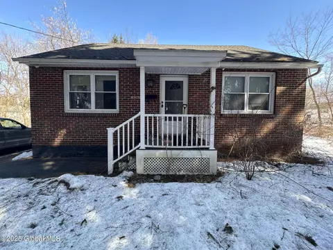 3269 Maryvale Dr, Schenectady, NY 12304