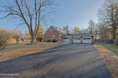 3 Flint Dr, Delmar, NY 12054 photo 8