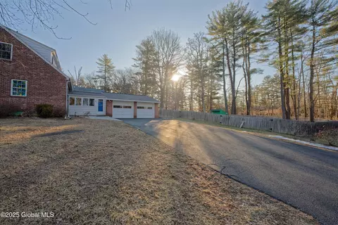 3 Flint Dr, Delmar, NY 12054 photo 7