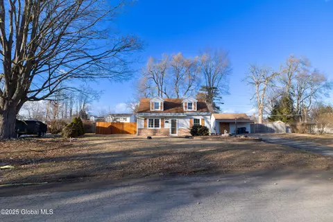 1030 Wayne Rd, Schenectady, NY 12303