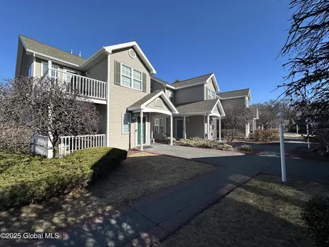 33 Coralberry Ct #33, Albany, NY 12203