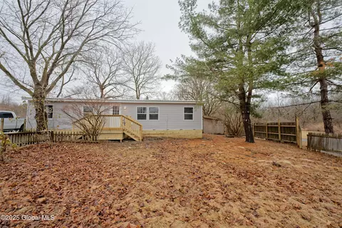 1826 Brookview Rd, Castleton On Hudson, NY 12033