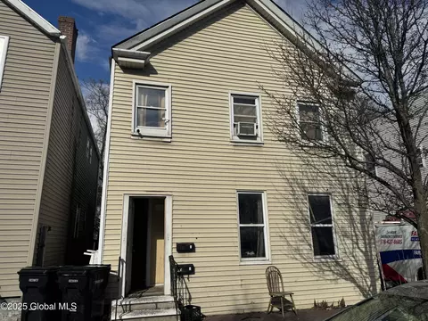 507 2nd St, Troy, NY 12180
