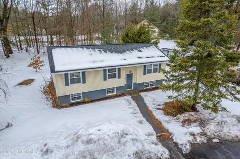 41 Pheasant Ct, Saratoga Springs, NY 12866 photo 3