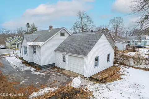 417 Vley Rd, Schenectady, NY 12302 photo 2
