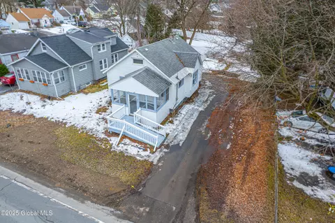 417 Vley Rd, Schenectady, NY 12302 photo 4