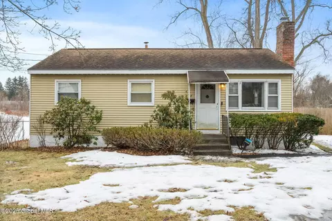 438 Olean St, Schenectady, NY 12306 photo 2