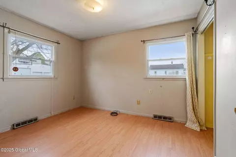 438 Olean St, Schenectady, NY 12306 photo 23