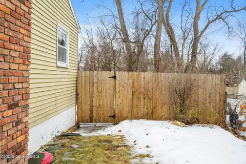 438 Olean St, Schenectady, NY 12306 photo 47