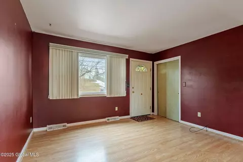 438 Olean St, Schenectady, NY 12306 photo 4