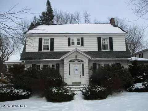 27 Park Dr, East Greenbush, NY 12061