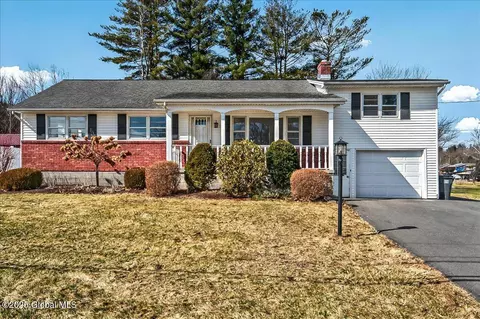 206 S Westcott Rd, Schenectady, NY 12306
