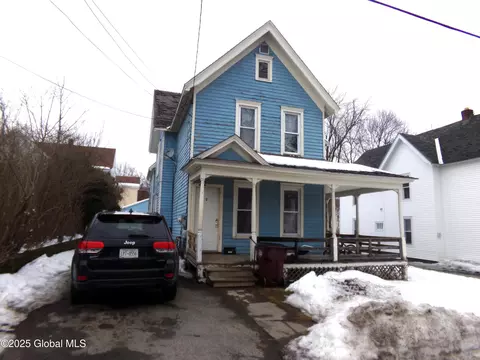 102 Lincoln St, Gloversville, NY 12078