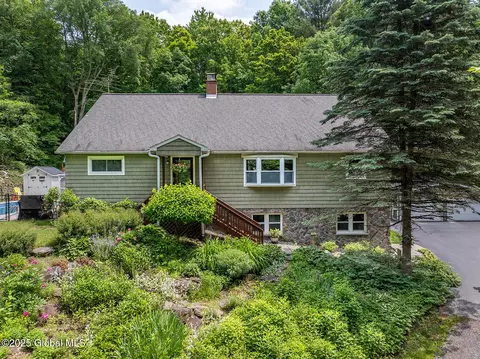 42 Priest Rd, Salem, NY 12865