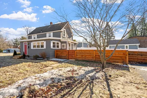 2804 Consaul Rd, Schenectady, NY 12304