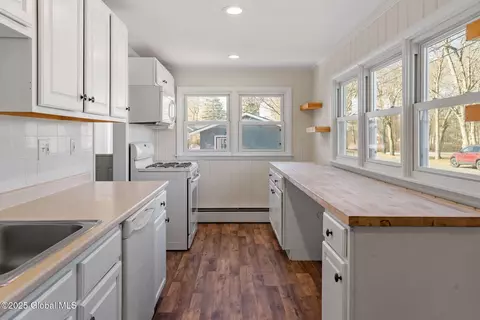 2804 Consaul Rd, Schenectady, NY 12304 photo 5