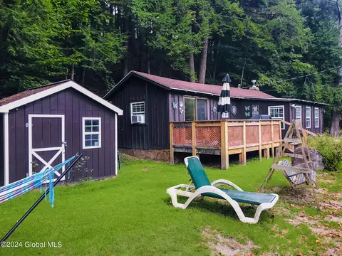 38 Forge Ln, Elizabethtown, NY 12932