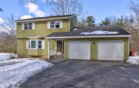 115 Ruggles Rd, Saratoga Springs, NY 12866