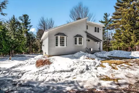 8 Bradt Hill Rd, Northville, NY 12134