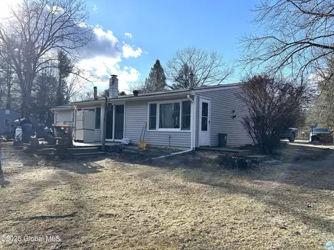Exterior - 32 Robin Rd, Kinderhook, NY 12106 photo 3 of 8