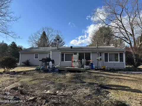 Exterior - 32 Robin Rd, Kinderhook, NY 12106 photo 2 of 8