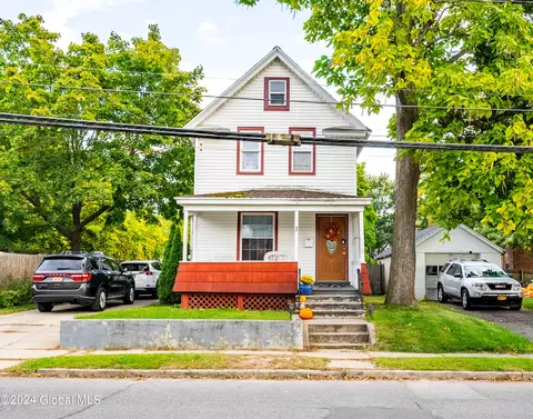 1 Wagner Ave, Schenectady, NY 12304 photo 2