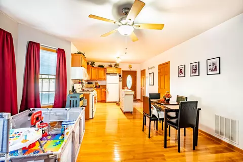 1 Wagner Ave, Schenectady, NY 12304 photo 8