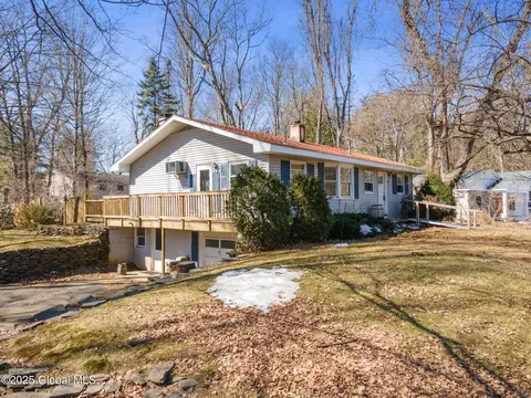 776 Plank Rd, Clifton Park, NY 12065