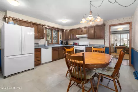 1 Cherry Ln, Glenville, NY 12302 photo 5