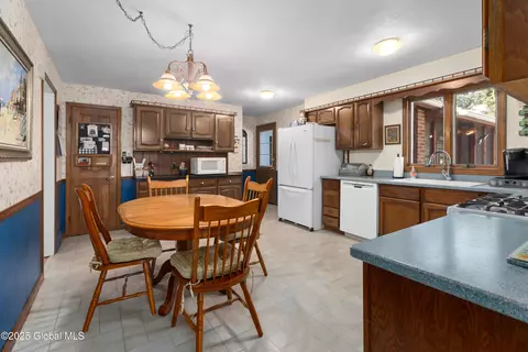 1 Cherry Ln, Glenville, NY 12302 photo 6