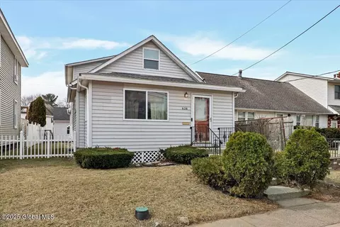 628 Cramer Ave, Schenectady, NY 12306