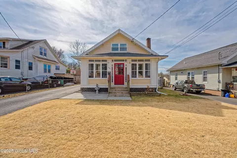 254 Hudson Ave E, Rensselaer, NY 12144