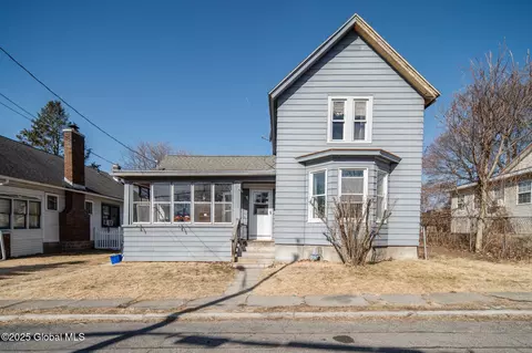 1517 5th St, Rensselaer, NY 12144