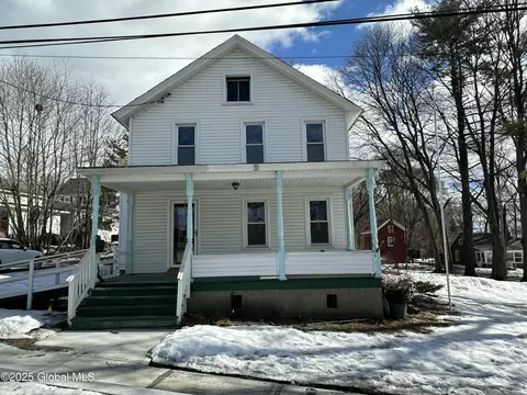 10 Burgoyne Ave, Fort Edward, NY 12828