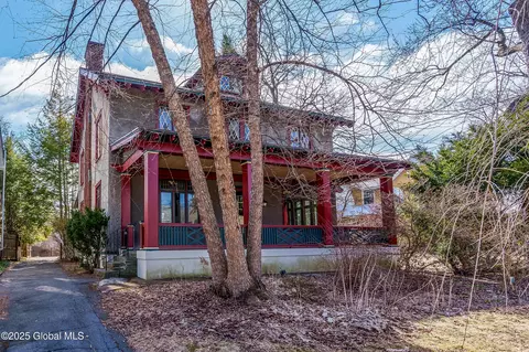 127 S Pine Ave, Albany, NY 12208