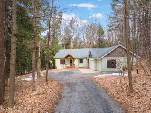689 Rhinebeck Rd, Cobleskill, NY 12043