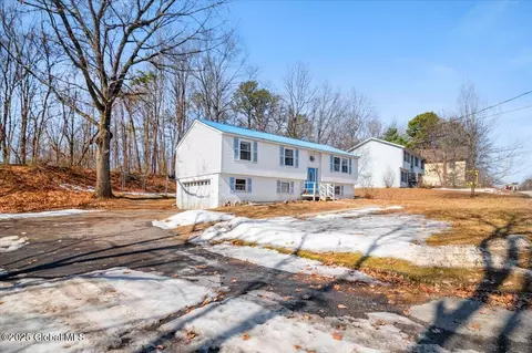 34 Richardson St, Queensbury, NY 12804