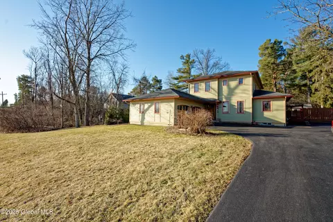 2430 River Rd, Niskayuna, NY 12309