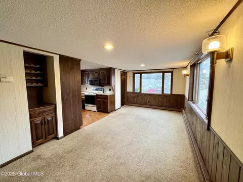 2233 Guilderland Ave, Schenectady, NY 12306 photo 9