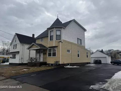 2233 Guilderland Ave, Schenectady, NY 12306
