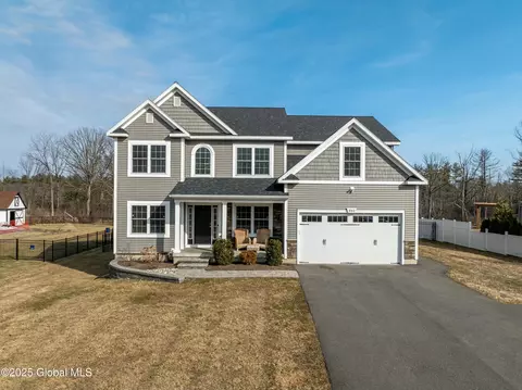 842 Pearse Rd, Niskayuna, NY 12309